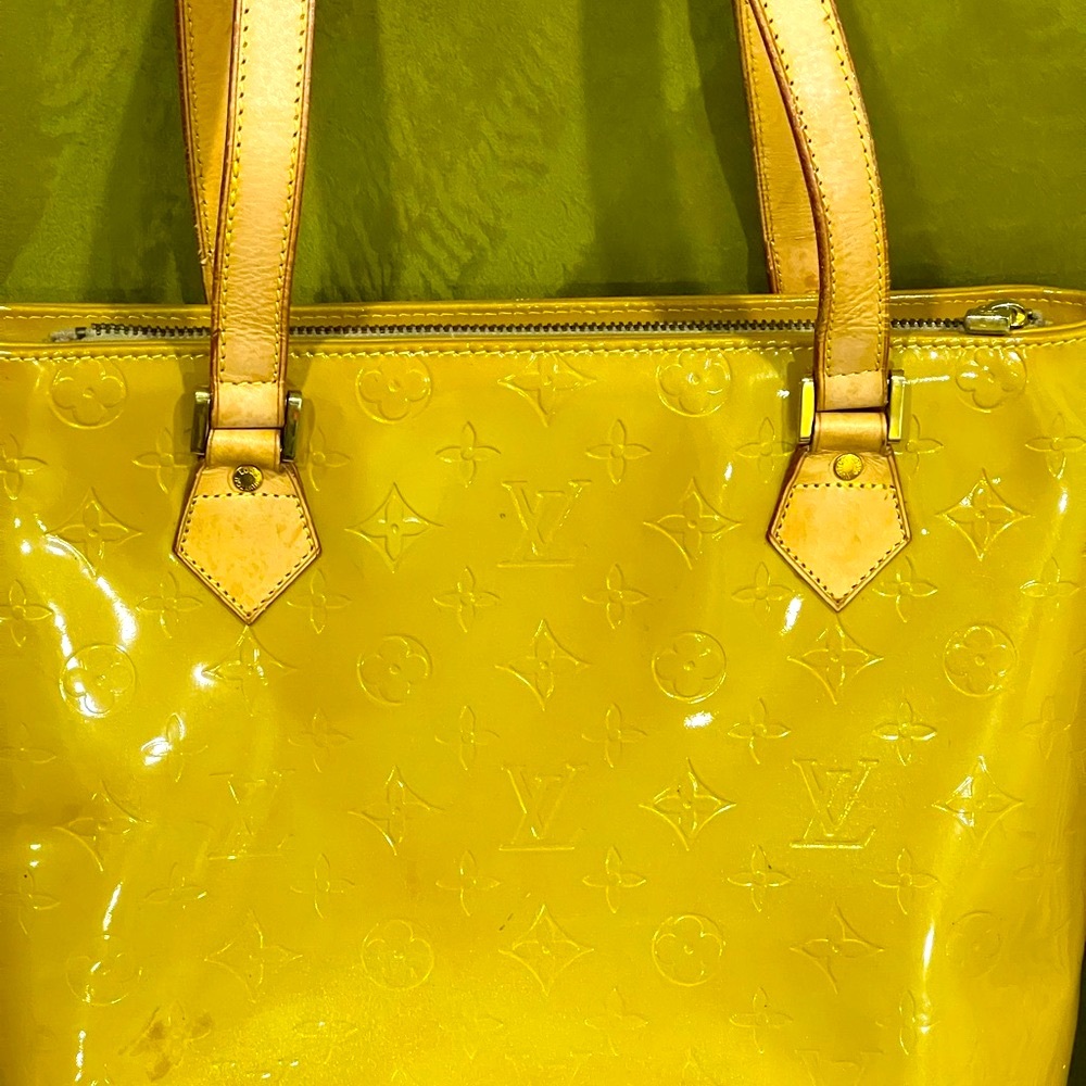 Authentic LOUIS VUITTON Vernis Houston bag